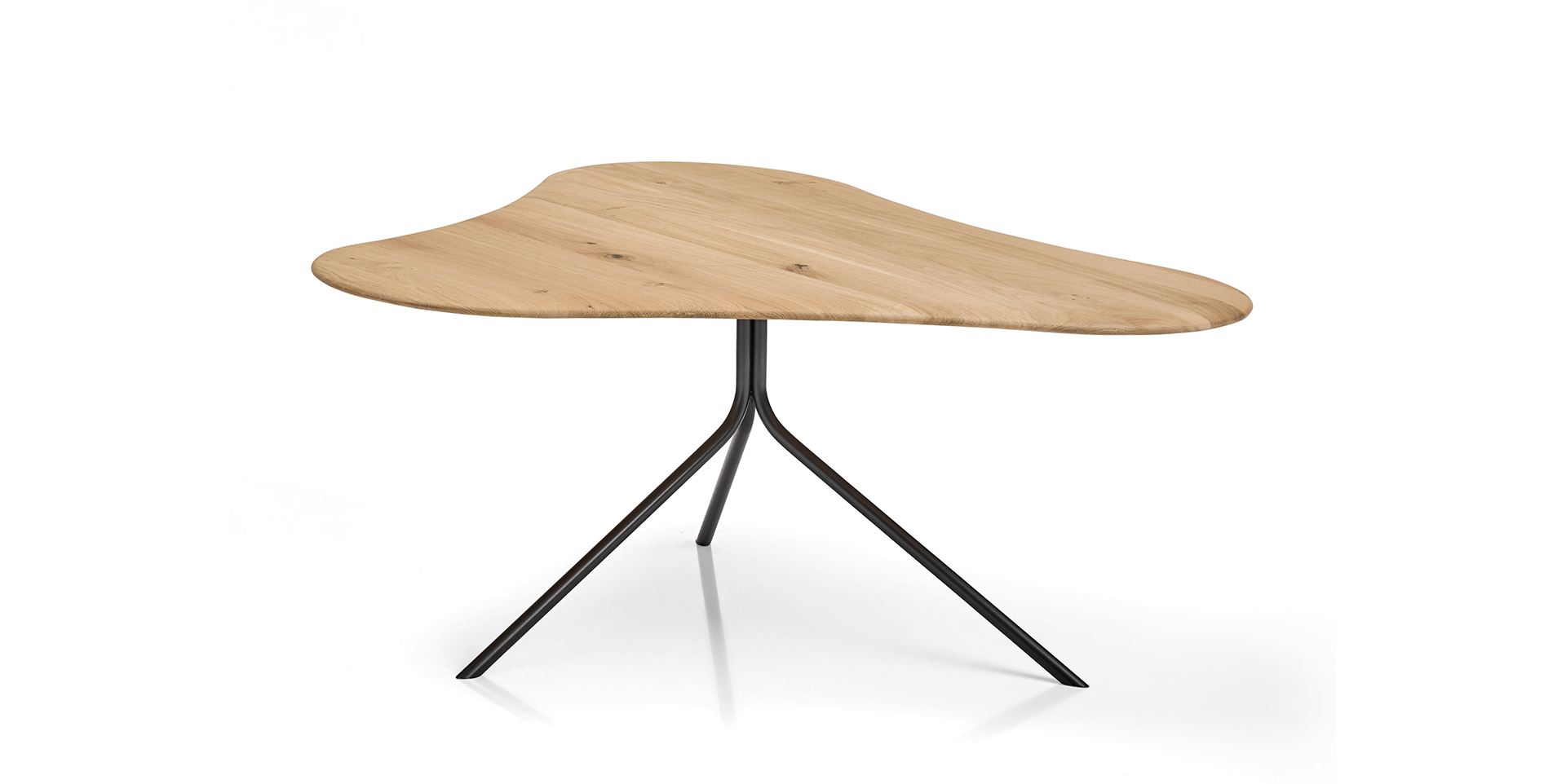 Table basse triangulaire TREFLE en chêne massif avec piètement métal